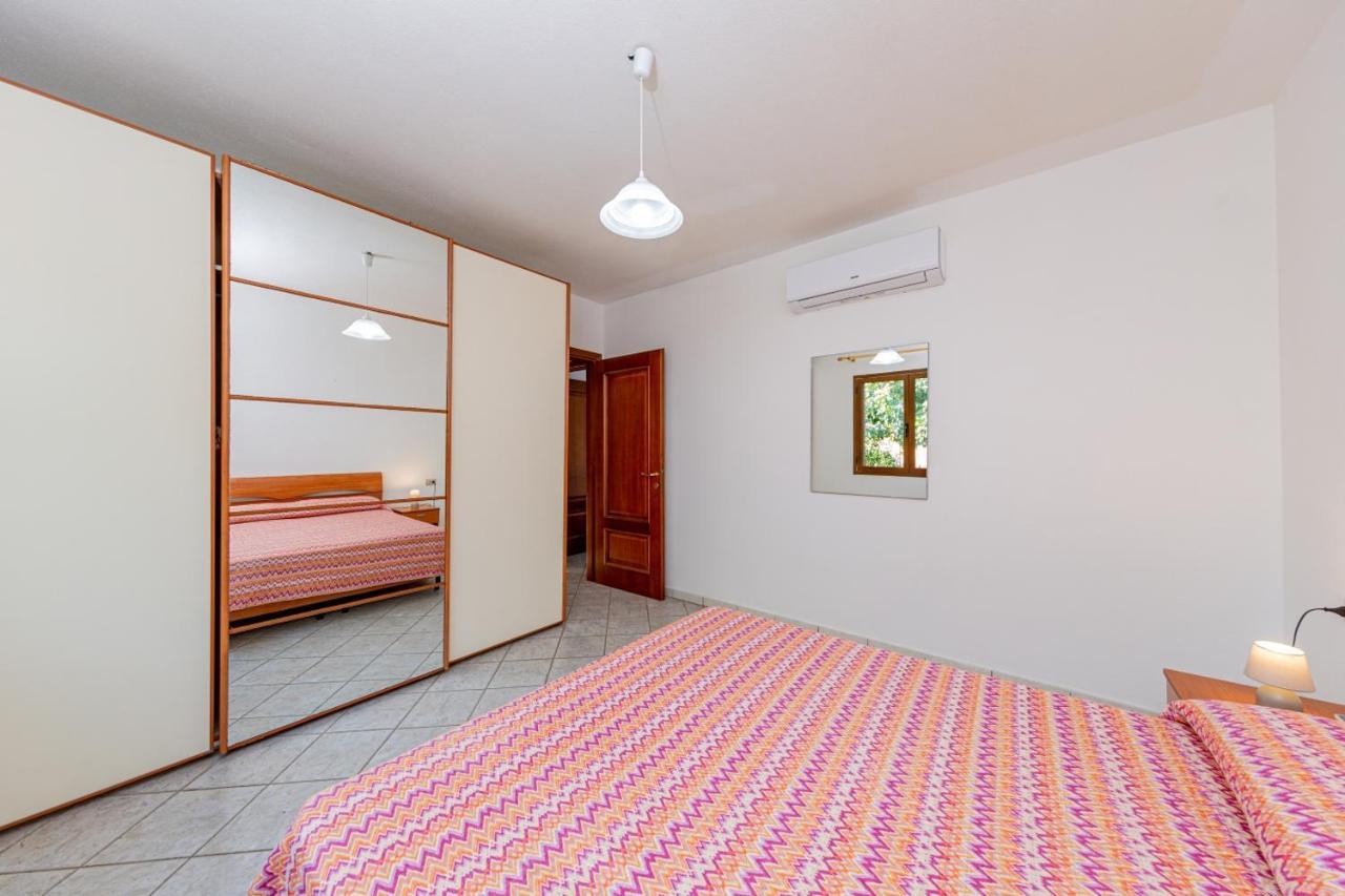 Appartamento Residenziale Trilocale 6 Posti Letto Via Sardegna San Teodoro Сан Теодоро Екстериор снимка
